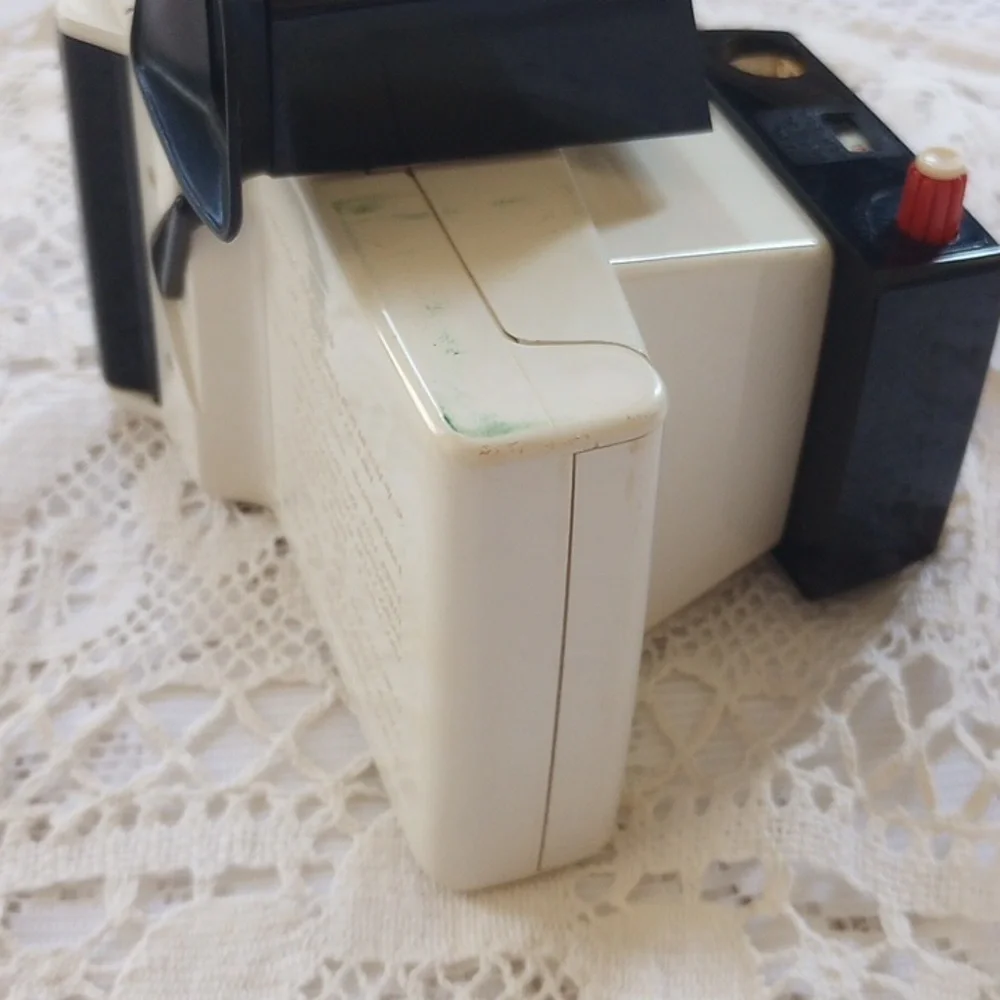 Vintage Polaroid 1960s Land Camera Swinger Model 20